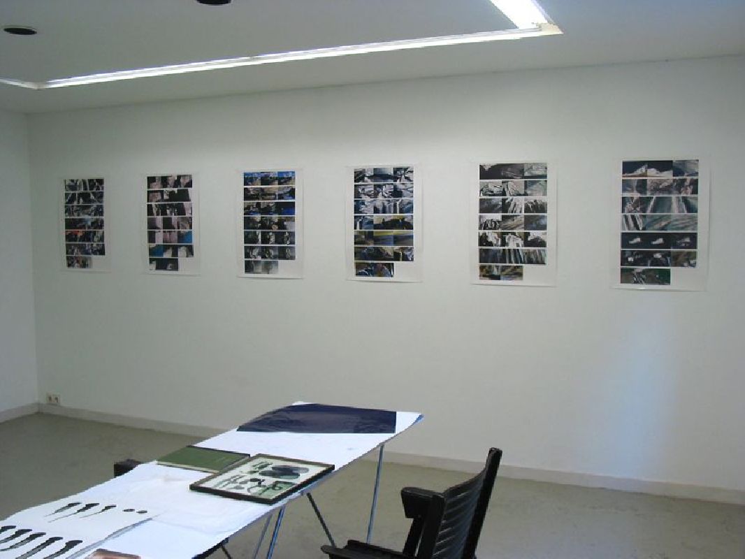 Eva-Maria Schön: expositie DURCH/SCHLAGEN, projectenkamer souterrain,
najaar 2004
PHŒBUS•Rotterdam Eva-Maria Schön: expositie DURCH/SCHLAGEN, projectenkamer souterrain,
najaar 2004
PHŒBUS•Rotterdam